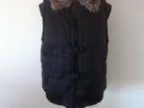 Dun? vest