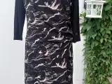 Ny E Avantgarde kjole str m