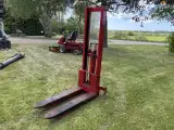 - - - Palleløfter - 5