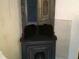 Hjørneskab, Fyrretræ