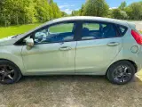 Ford Fiesta 1,25 60 Ambiente - 2