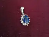 Hvidgulds halskæde vedhæng med blå safir sten - 3