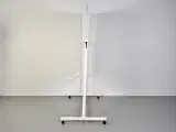 Dobbeltsidet whiteboard svingtavle på hjul - 2