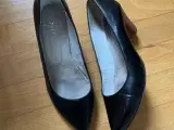 Sorte sko (pumps) i læder