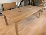 Spisebord i massiv ask - Kircodan