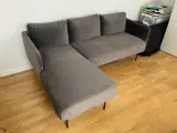 Sofa med chaiselong, grå velour