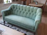 Sofa Chesterfield i grønt stof