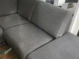 Hjørnesofa og puf