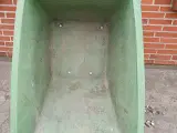 - - - Staldkærre - 4
