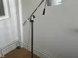 Gulvlampe mach D-8017