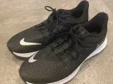Nike løbesko sælges