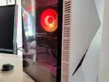 Nybygget kvalitets gaming PC med RGB-lys