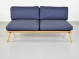 Loungesæt med en sofa og en stol fra fredericia furniture - 2