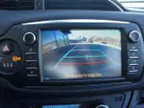 Toyota Yaris 1,5 Hybrid CHIC e-CVT - 4