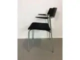 Radius cirkum konference- og mødestol i sort polster sæde og sort armlæn/ryg, fra randers - 2