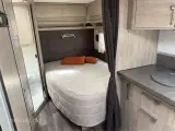 2022 - Kabe Ametist 560 XL KS KING SELECTION   Lækker Vintervogn fra Svenske Kabe med  fransk dobbeltseng fra Hinshøj Caravan - 2