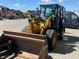 CAT 906 M med skovl og gafler - 4