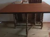 Gatelegged table bøg