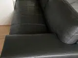 3 personers sort læder sofa