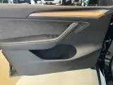Tesla Model Y  Long Range AWD - 3