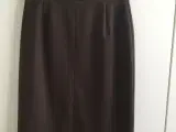 Elegant nederdel med kort slids