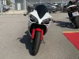 Yamaha YZF R1 - 3