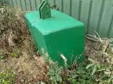 - - - - - - Ca. 800 kg +/- - 4