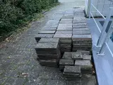 Belægningssten bortgives