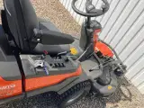 Husqvarna R 420TsX AWD Inkl. 122 cm klippebord / klippeaggregat - 2