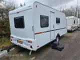 2024 - Weinsberg CaraCito 470 EU E-Power   RUMMELIG CAMPINGVOGN MED ENKELTSENGE MED LAV EGENVÆGT - 2