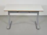 Scan office hæve-/sænkebord med hvid laminat og kabelbakke, 120 cm. - 3