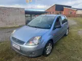 Ford Fiesta 1,4 Ambiente - 4