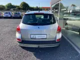 Renault Clio III 1,5 dCi 75 Expression Sport Tourer - 4