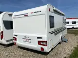 2015 - Adria Adora 472 UP   Velholdt let vogn. - 2