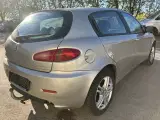 Alfa Romeo 147  2,0 Twin Spark - 3