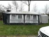 Dethleffs campingvogn med to telte og anneks 