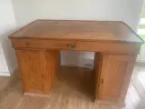 Flot gammelt skrivebord