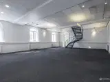 Unikt og indbydende kontorlejemål i flotte arkitektoniske rammer - 3