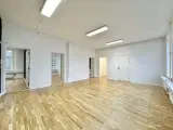 146 m² kontorlokaler beliggende i Nedergade-kvarteret udlejes! - 2
