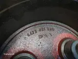 Ford 8210 Hjulnav E1NN1N045AA - 3