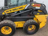 New Holland L218 - 2