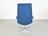 Arper loungestol i blå med armlæn og krom stel - 3