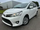 Toyota Sportsvan 2,0 D-4D T2 Vision - 2