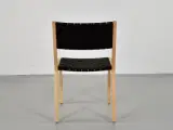 Konference-/mødestol i ahorn med sort flet sæde og ryg - 3