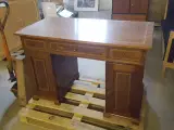 Smukt antikt skrivebord
