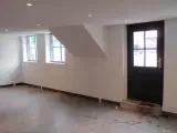 Charmerende lokale i fredet ejendom - 2