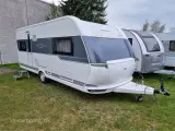 2015 - Hobby Excellent 560 UL   FLOT OG VELHOLDT CAMPINGVOGN MED ENKELTSENGE OG LAMELUDTRÆK - 2
