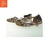 Sølvfarvede sandaler med pynt fra H&M (str. 33 ) - 4