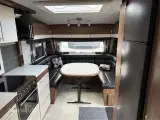 2016 - Polar Svit 560 CTH   Luksus Polar vintervogn med fransk dobbeltseng fra Hinshøj Caravan - 4