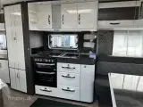2025 - Hobby Prestige 560 WFU   Dejlig vogn med rundsidegruppe og franskseng fra Hinshøj Caravan A/S - 4